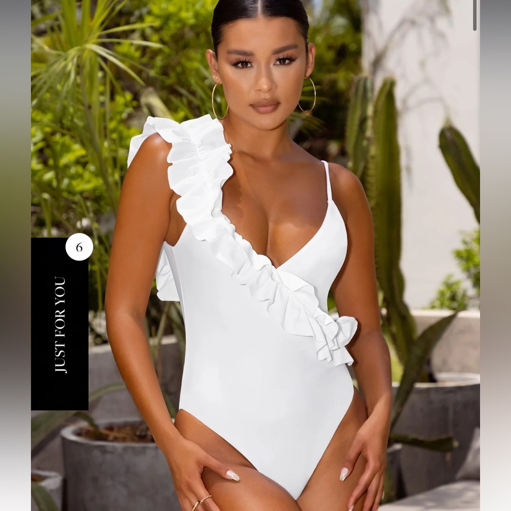 CLUB L SANDY SHORES
WHITE ASYMMETRIC RUFFLE SWIMSUIT